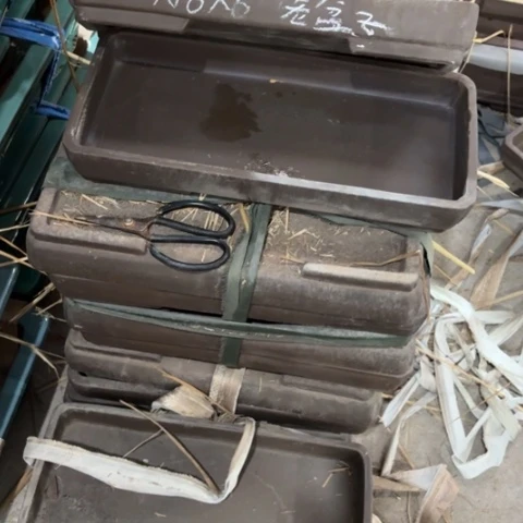 100-3。   微瑕。