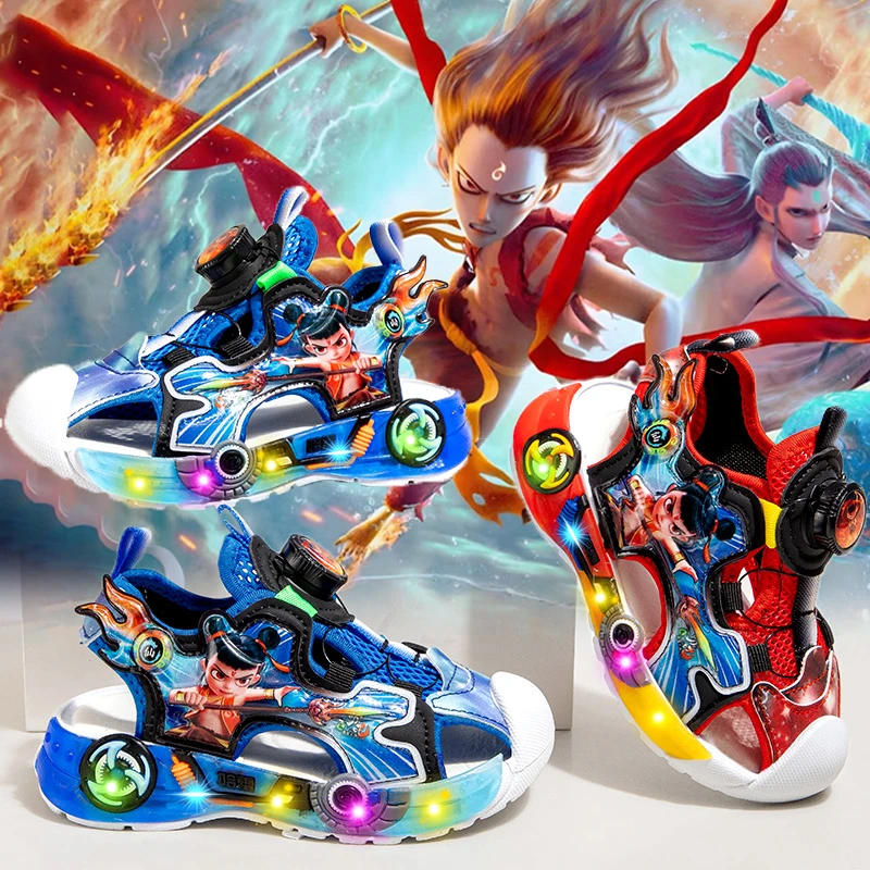 阿童木男童凉鞋2025夏款新款儿童哪吒运动凉拖男孩亮灯防滑沙滩鞋