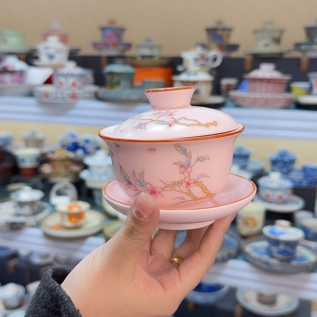 盖碗里放上适量水烧