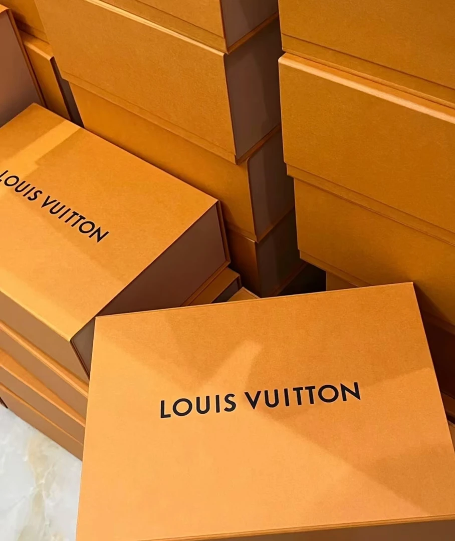95新 LouisVuitton/路易威登  Lv gucci盒子差价 拍下联系客服