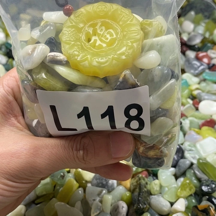 蛇纹石玉鱼缸石未镶嵌