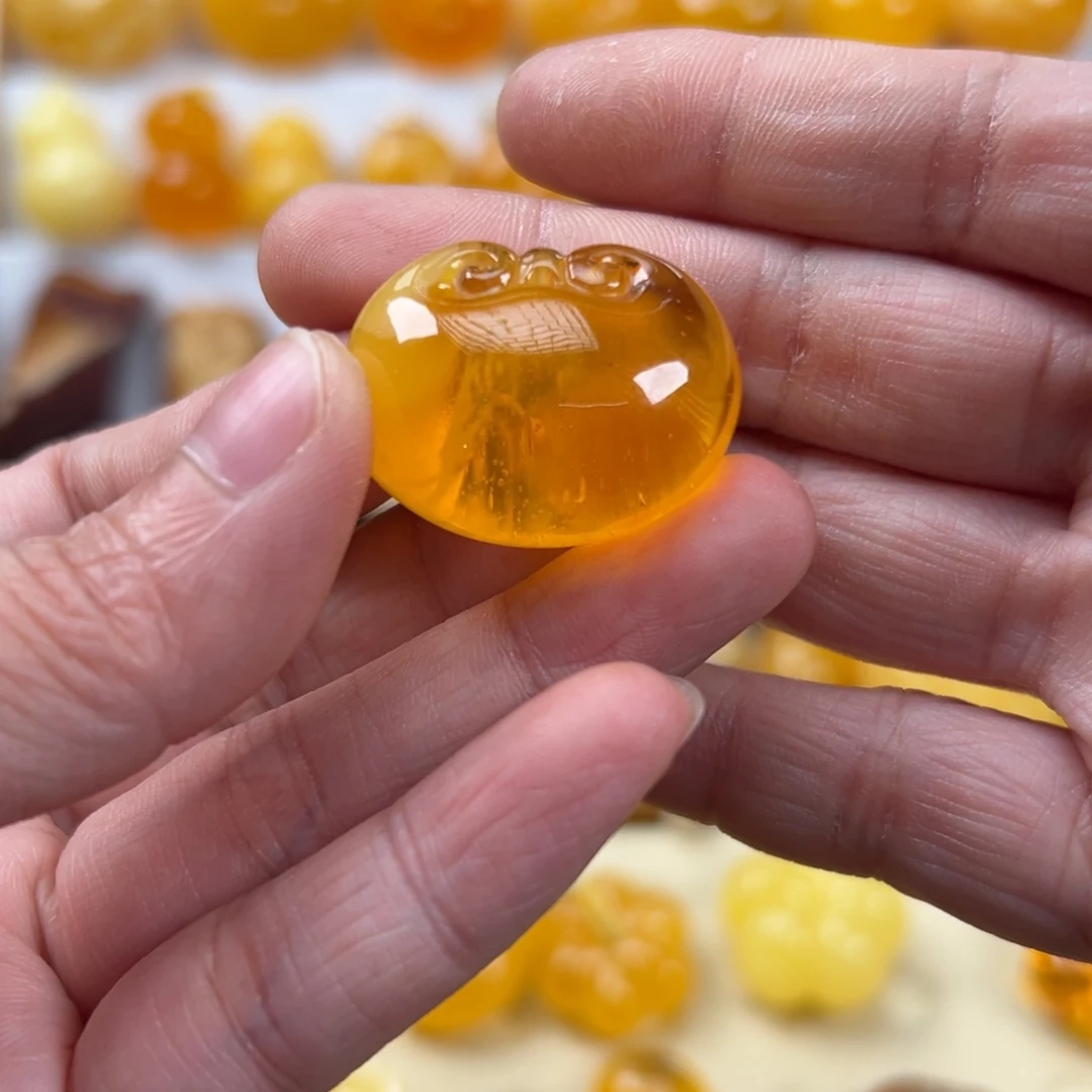 蜜蜡未镶嵌颈饰7克