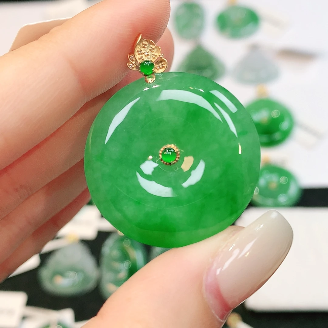 翡翠18K金镶嵌颈饰