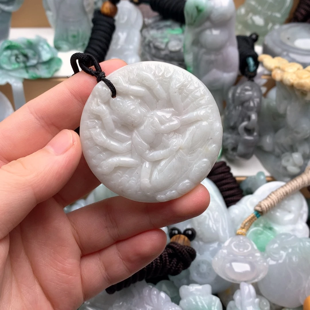 吊坠(不含链)未镶嵌翡翠