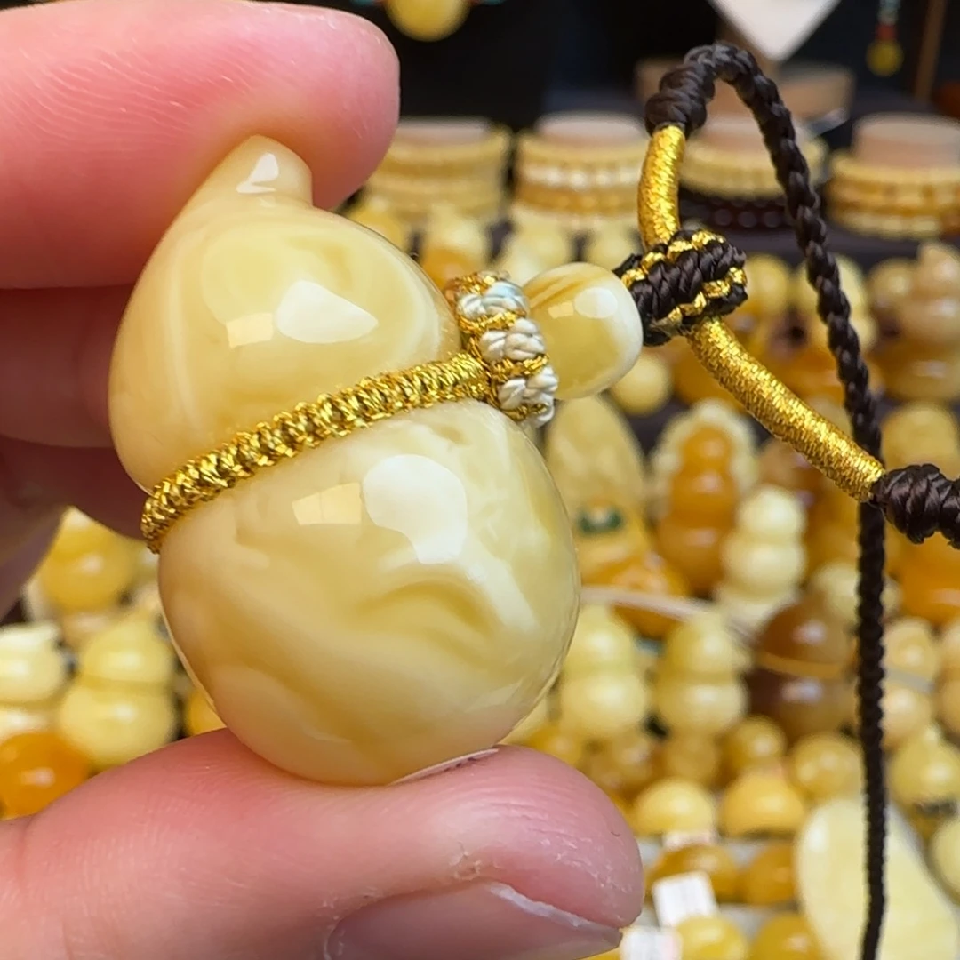 琥珀未镶嵌套链天然俄料浓白妖花蜜蜡葫芦吊坠