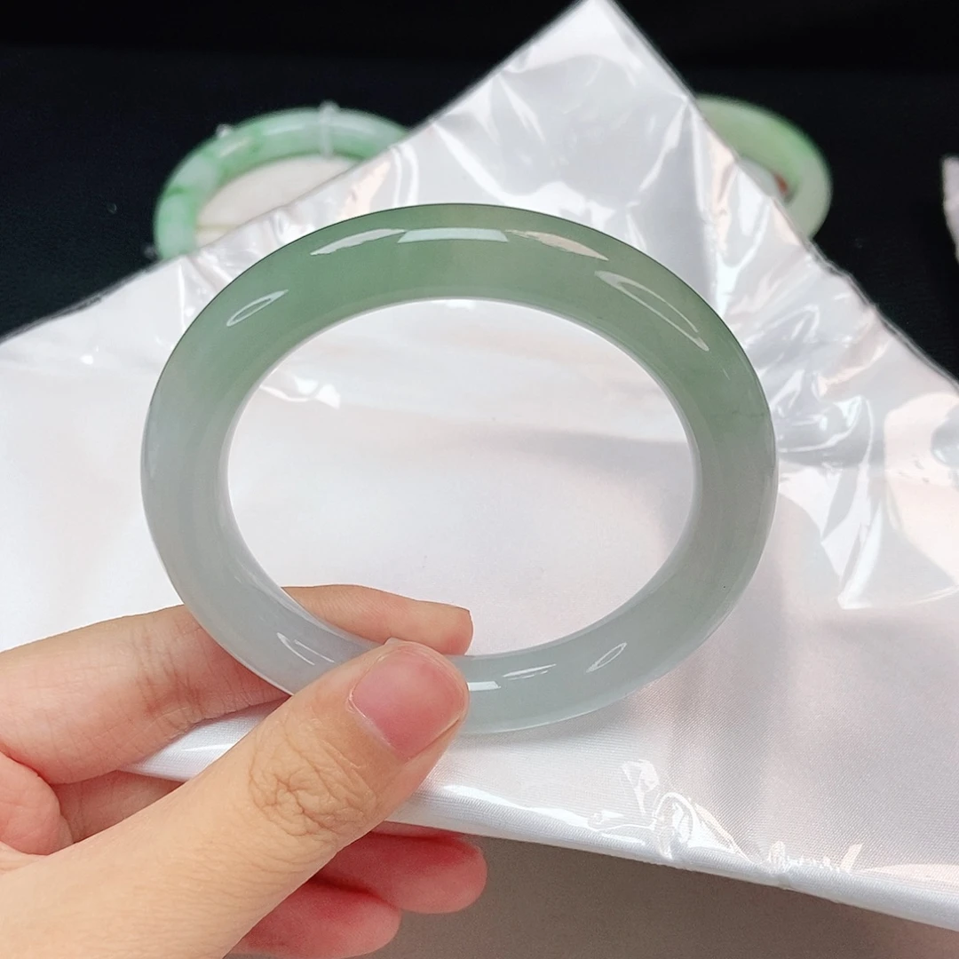 翡翠手镯未镶嵌圆条55.5