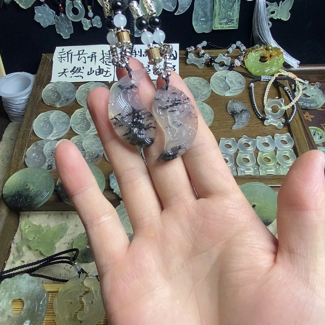 未镶嵌蛇纹石玉颈饰龙凤