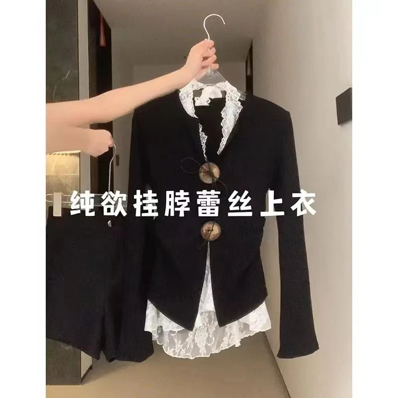 纯欲白色蕾丝挂脖吊带叠穿两件套装女秋季高级感收腰显瘦黑色上衣
