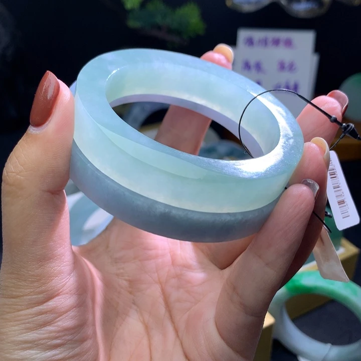定制翡翠未镶嵌翡翠手镯