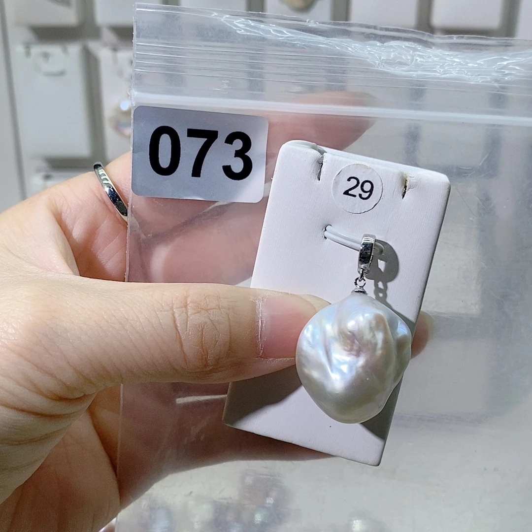 淡水珍珠合金颈饰