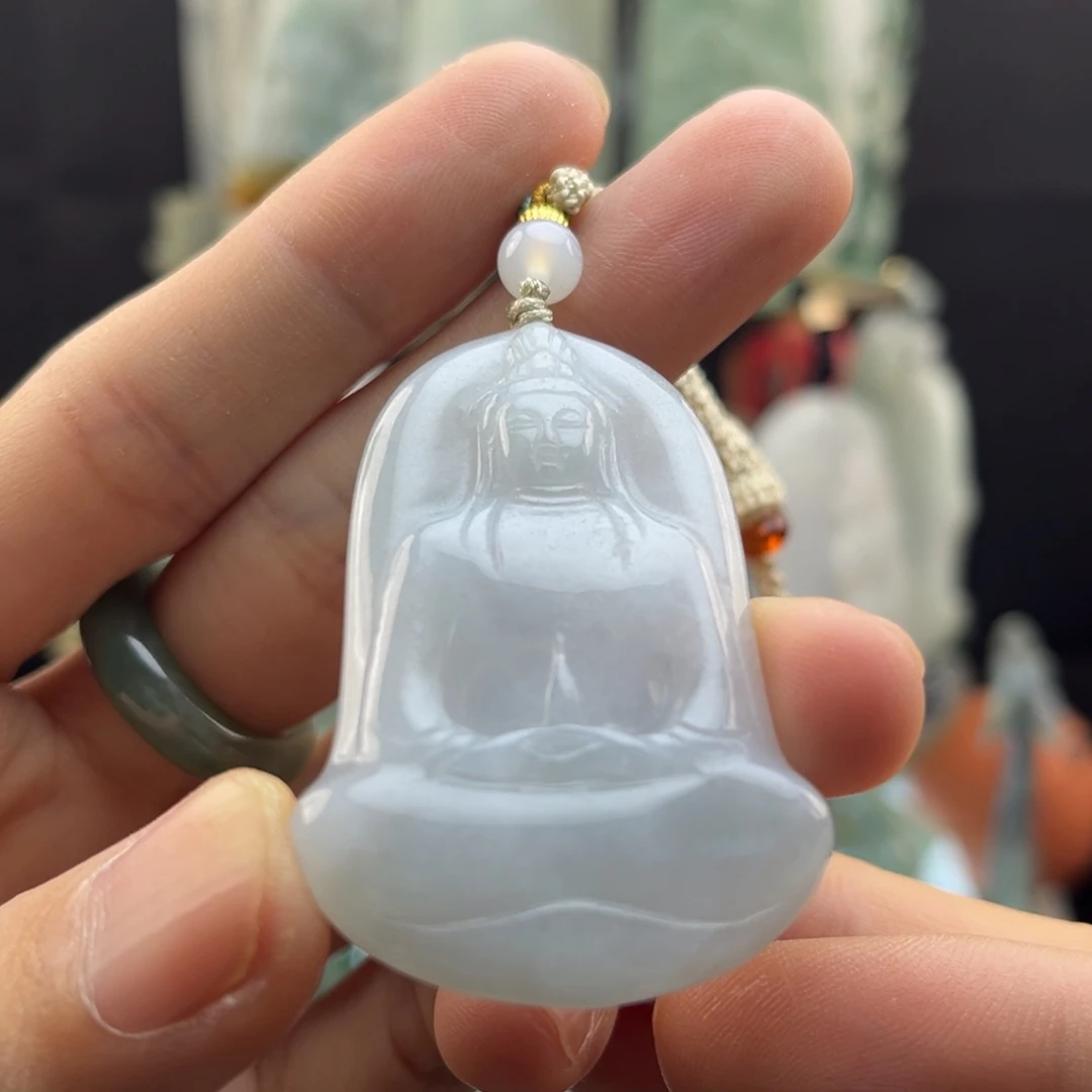 翡翠未镶嵌颈饰素衣观音