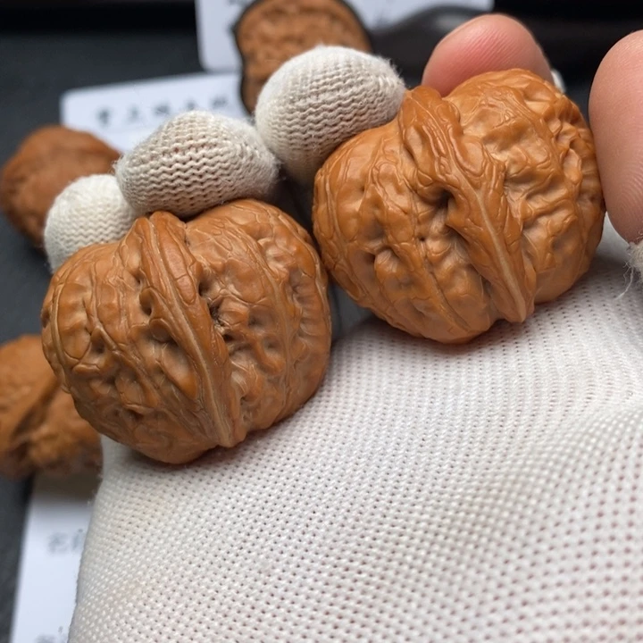 豌***豆文玩核桃把件元宝