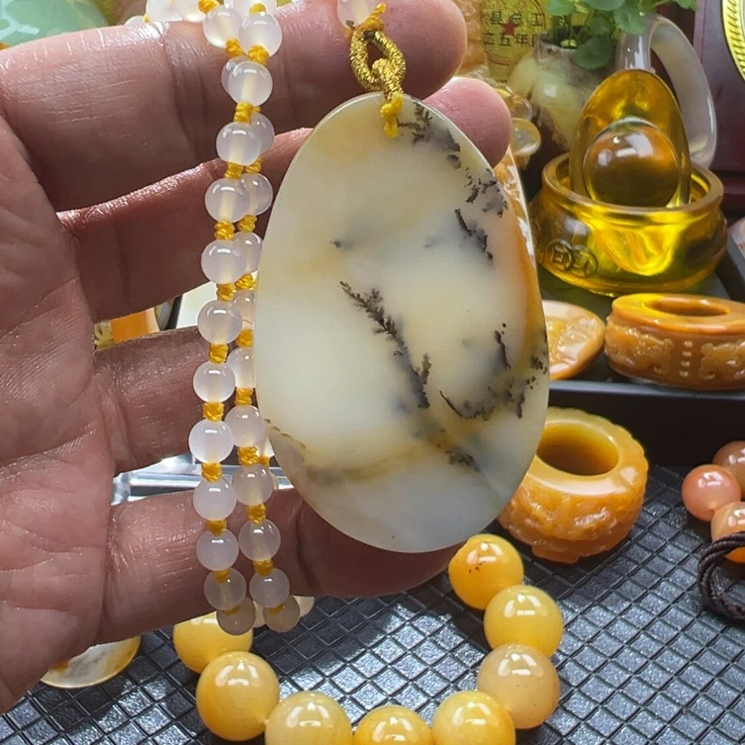 石英质玉未镶嵌颈饰