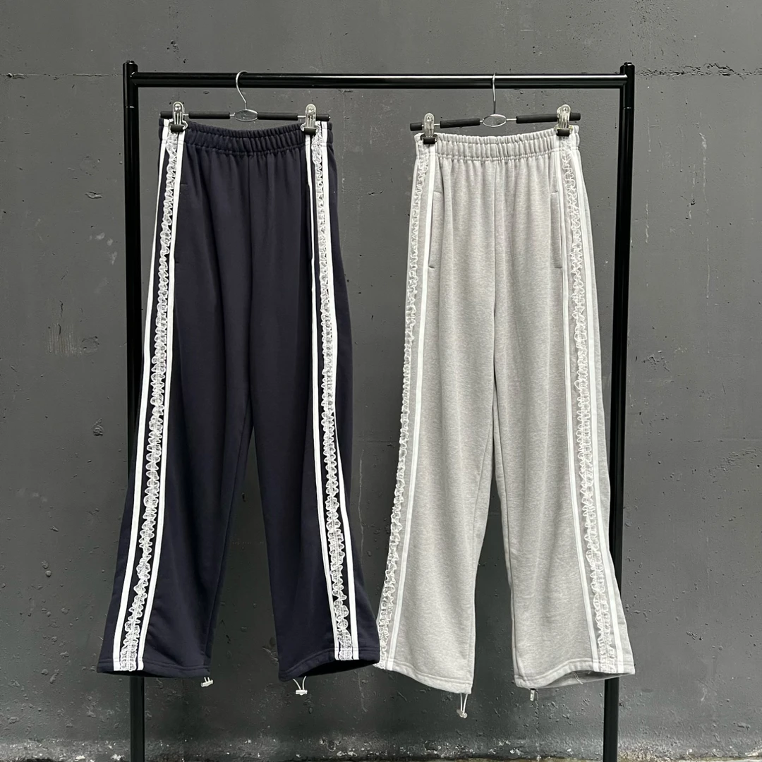 侧花边拼接卫衣料直筒裤