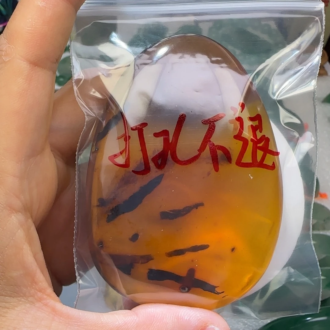 未镶嵌琥珀裸石未****）虫珀