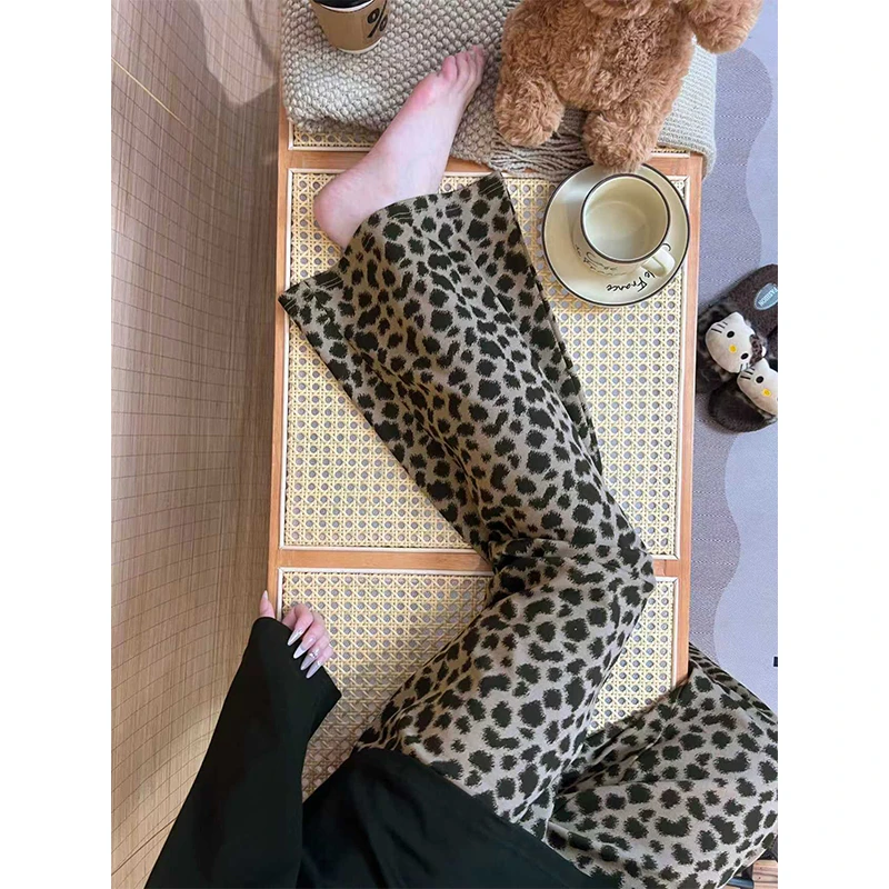 黛帕美新款睡衣女款秋冬季柔软纯棉家居服长袖豹纹圆领套装外穿女