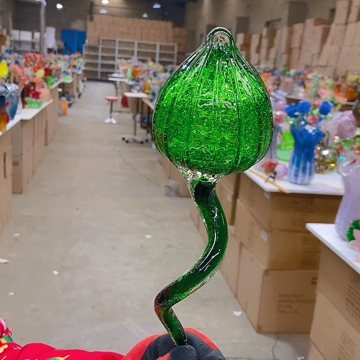 琉璃花瓶高17厘米宽7