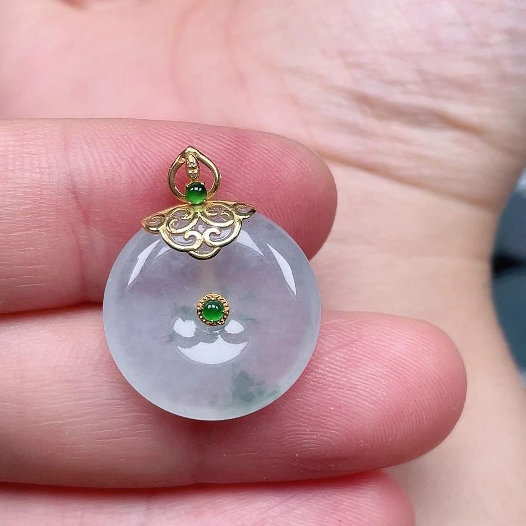 翡翠未镶嵌颈饰平安扣