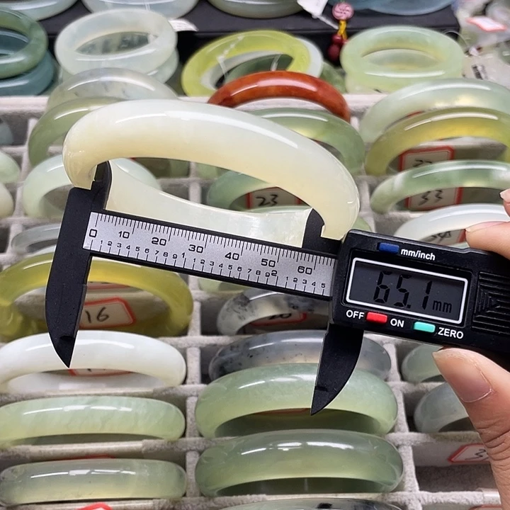 未镶嵌蛇纹石玉手镯39