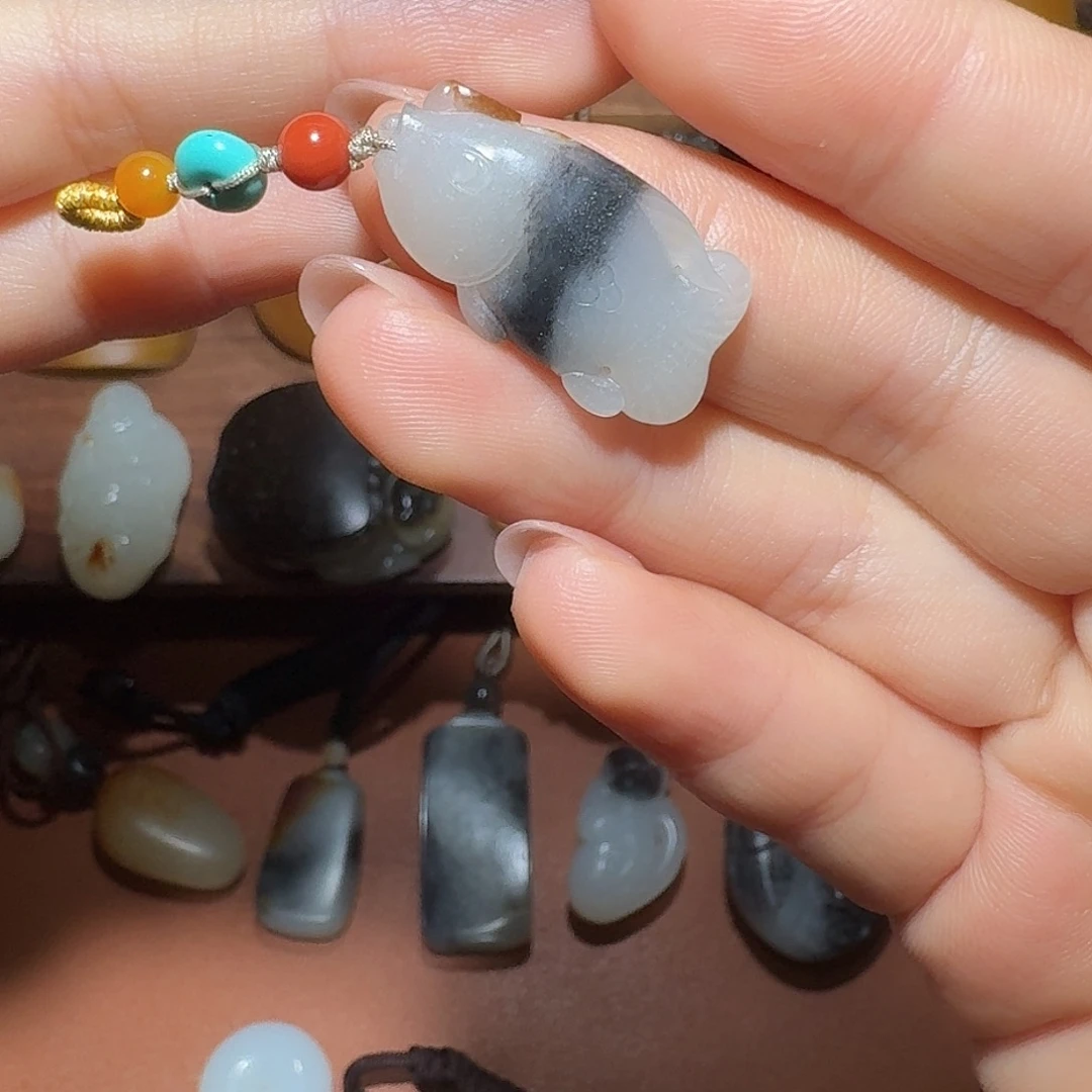 和田玉未镶嵌车挂