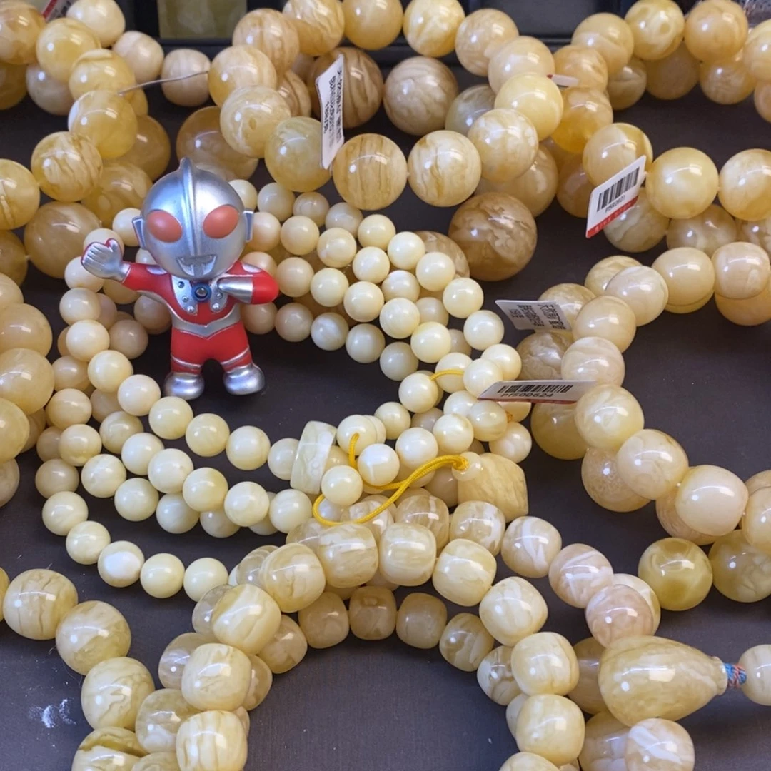 蜜蜡未镶嵌珠宝奇石