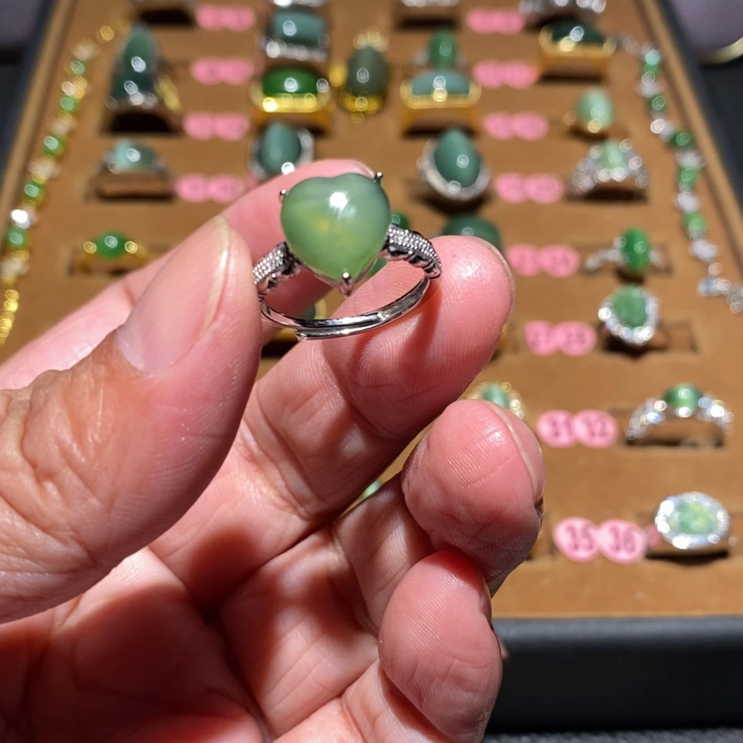 和田玉未镶嵌戒指