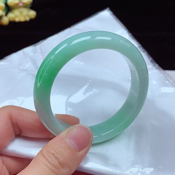 未镶嵌手镯翡翠?****｡51圈