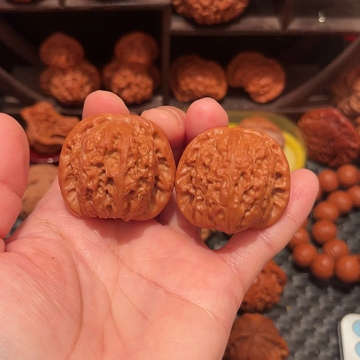 文玩核桃把件血麒麟
