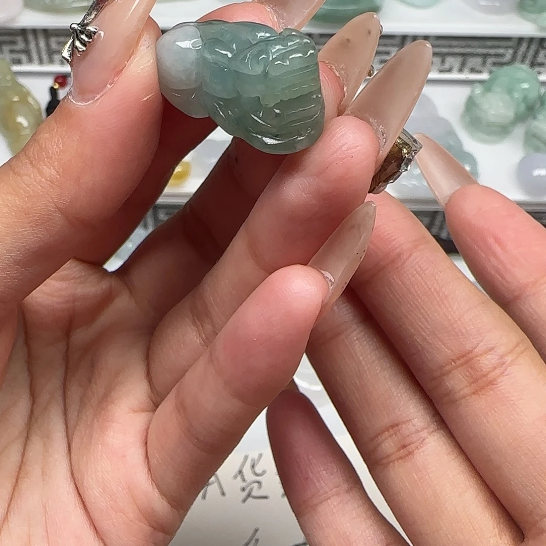 翡翠未镶嵌颈饰68