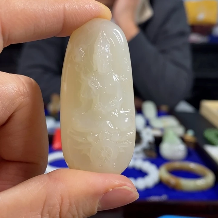 贪***鱼和田玉未镶嵌颈饰