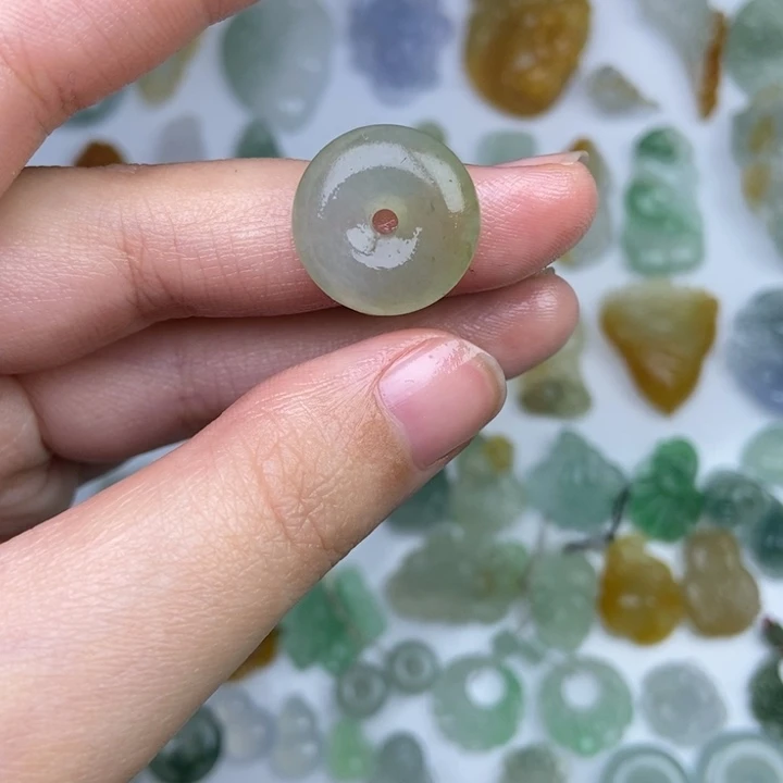 定制翡翠未镶嵌扣子