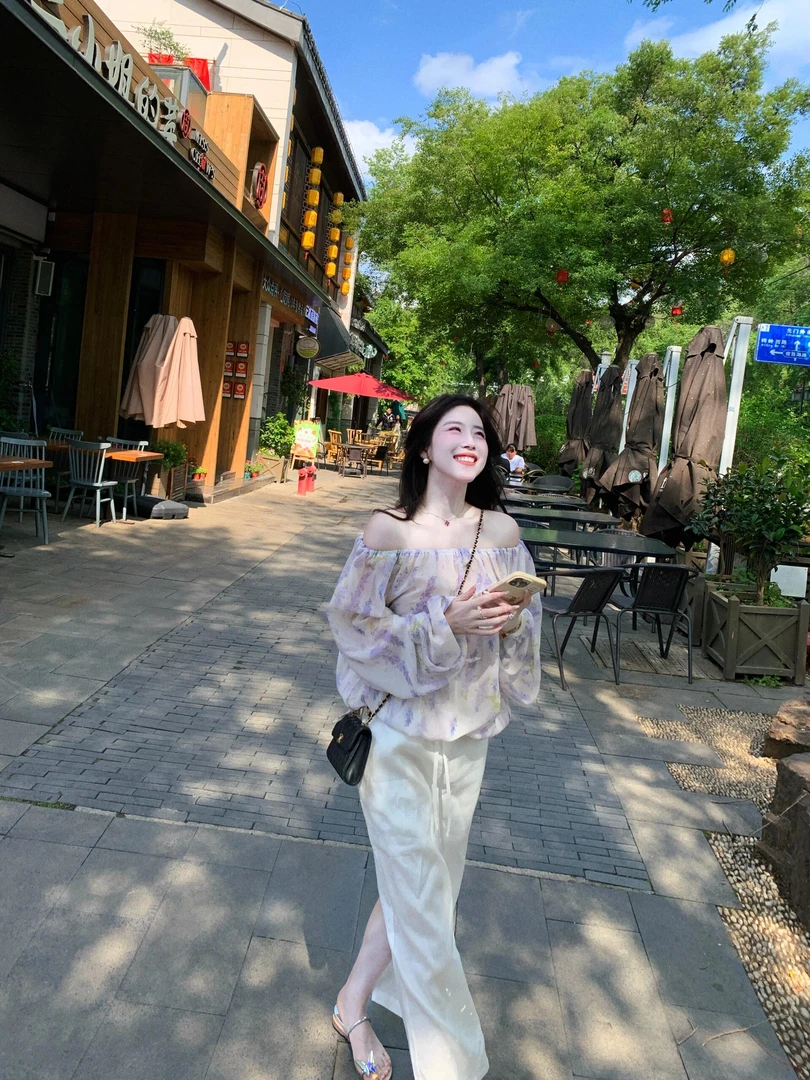 紫色碎花两穿一字肩上衣女高级感夏日百搭漂亮衬衫白色半身裙套装