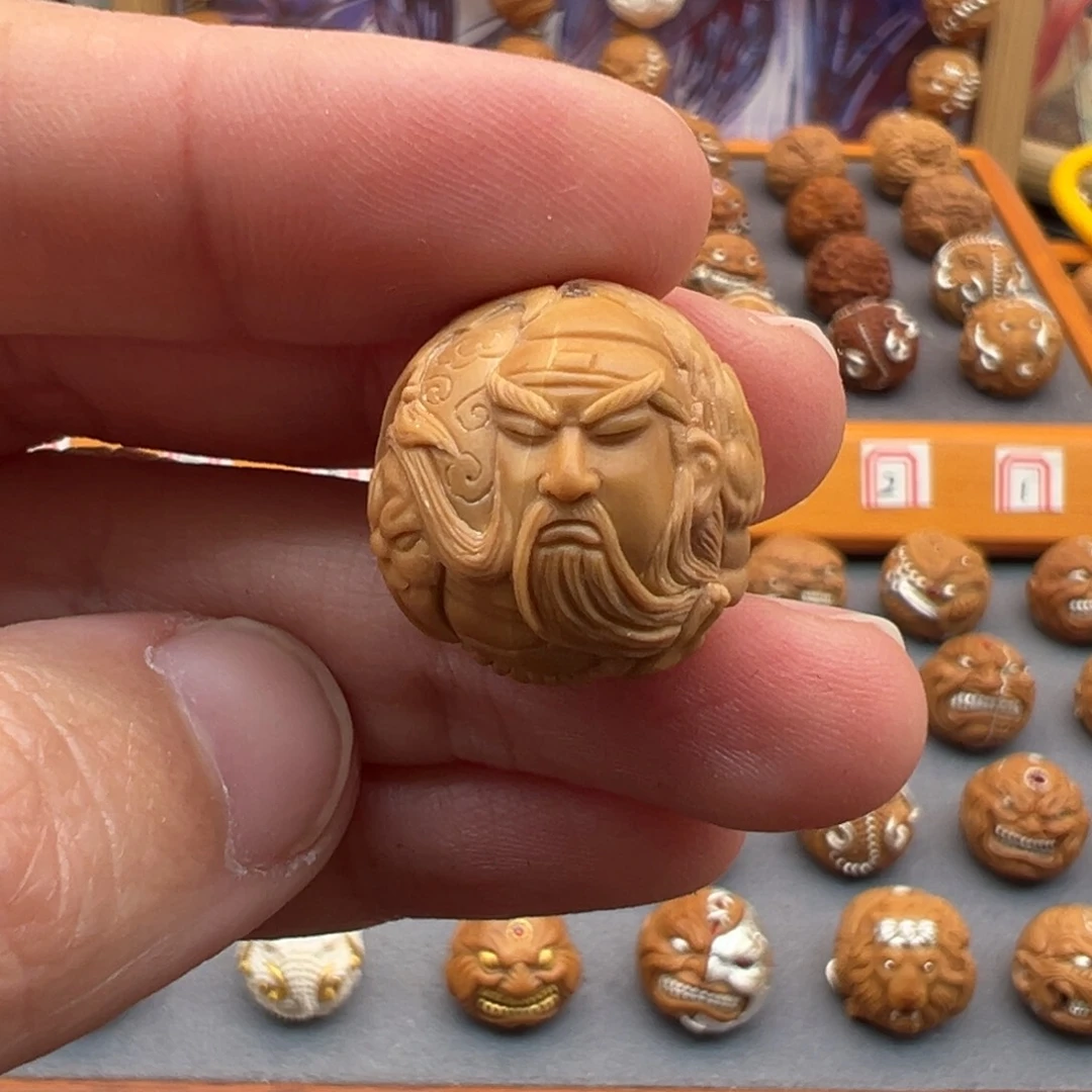 吊坠猴头核桃关公