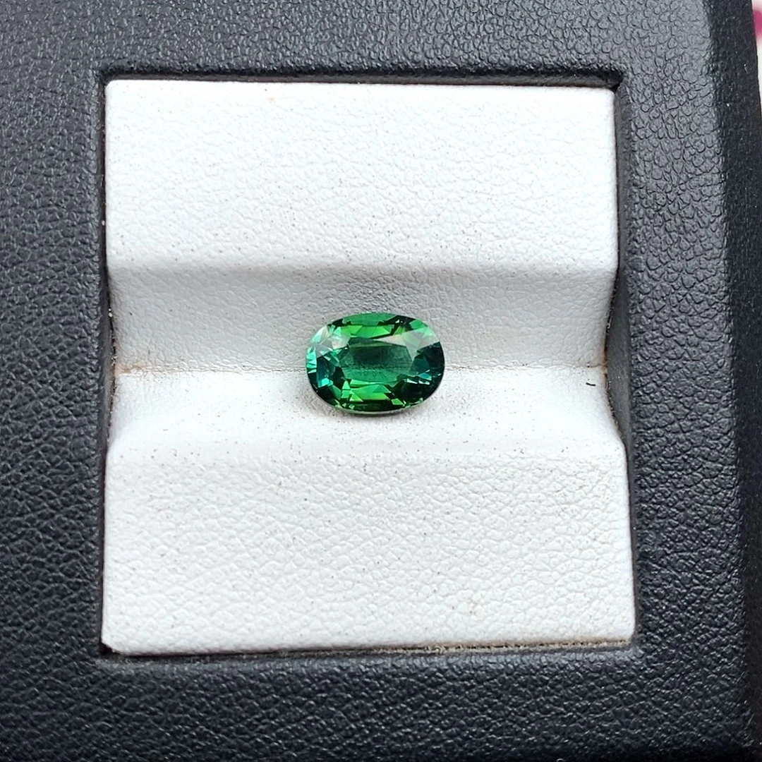碧玺裸石未镶嵌2.35ct