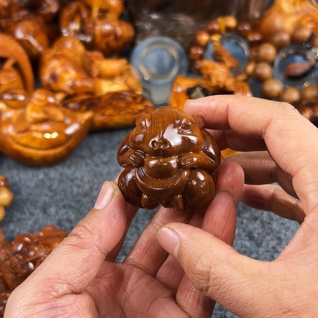 柏木太行崖柏溏心手把件老鼠