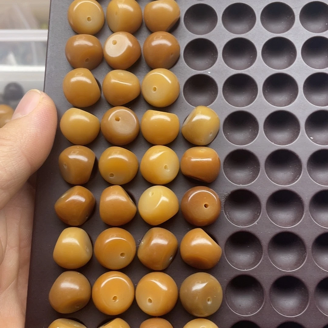 白玉菩提吊坠15精品风化大肠30颗