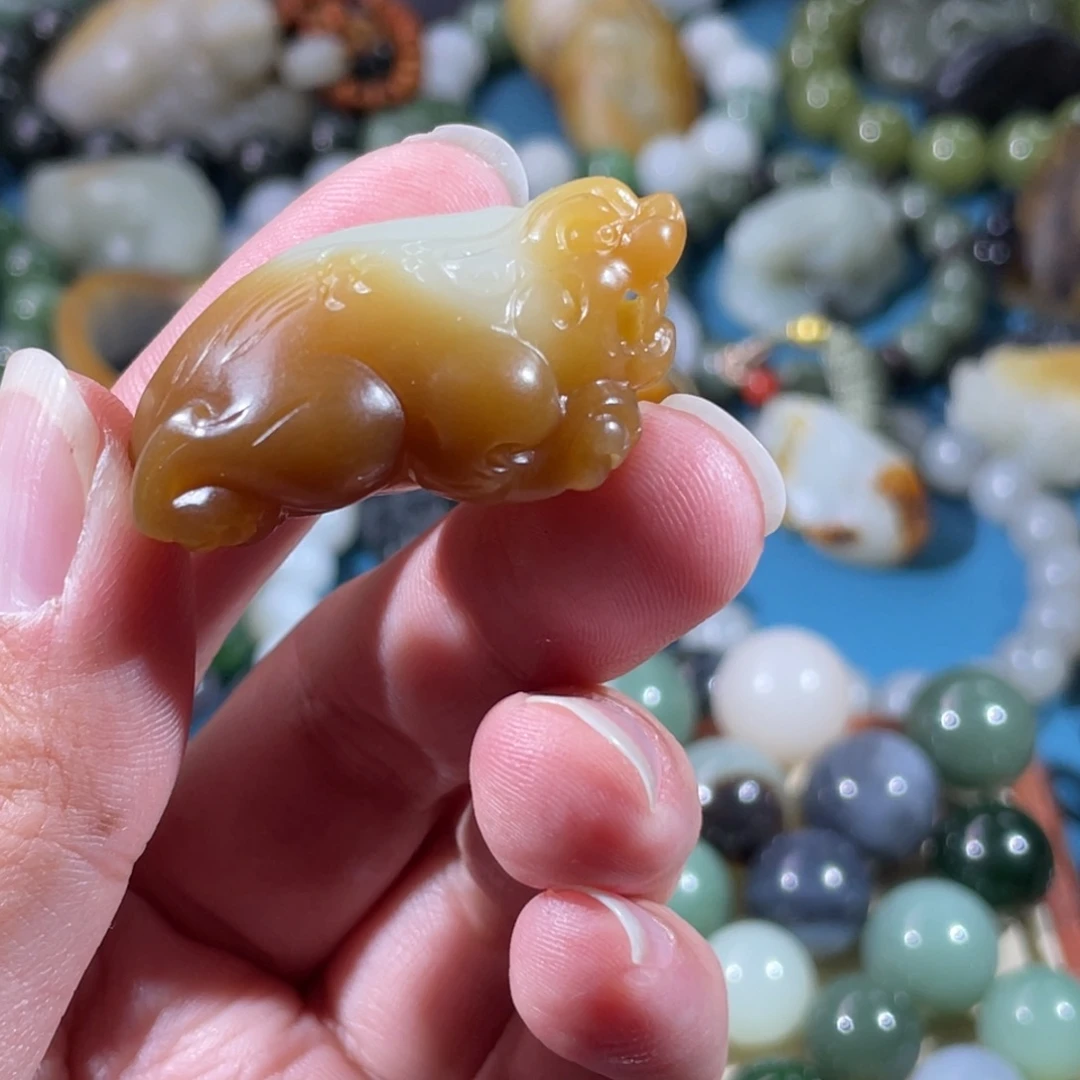 小***伟和田玉未镶嵌挂件