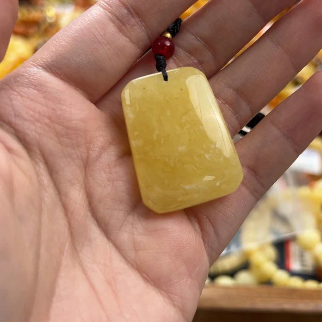 未镶嵌琥珀珠宝奇石