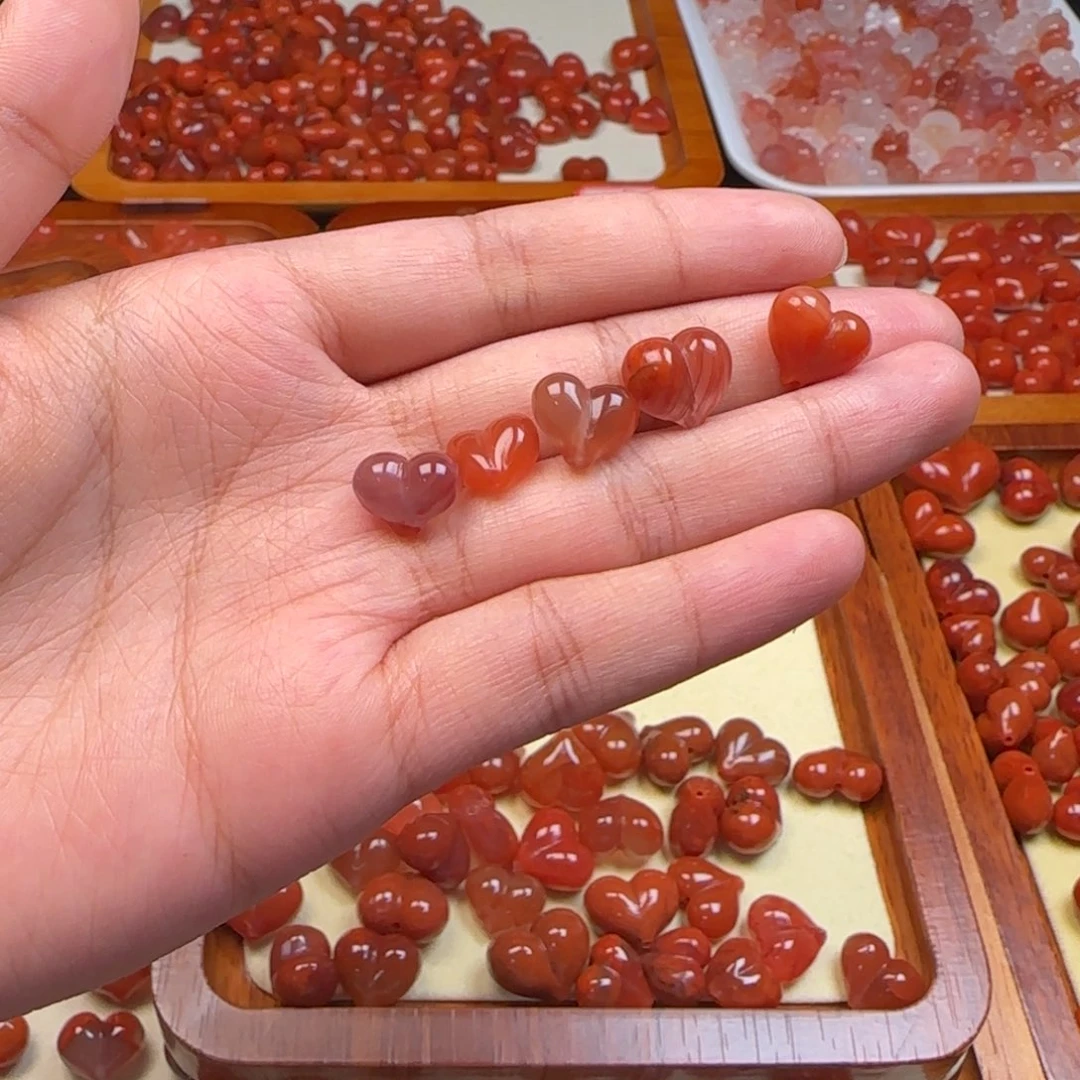 南红玛瑙未镶嵌挂件
