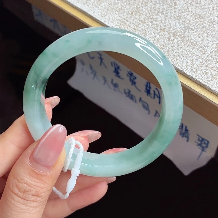 翡翠未镶嵌手镯手镯