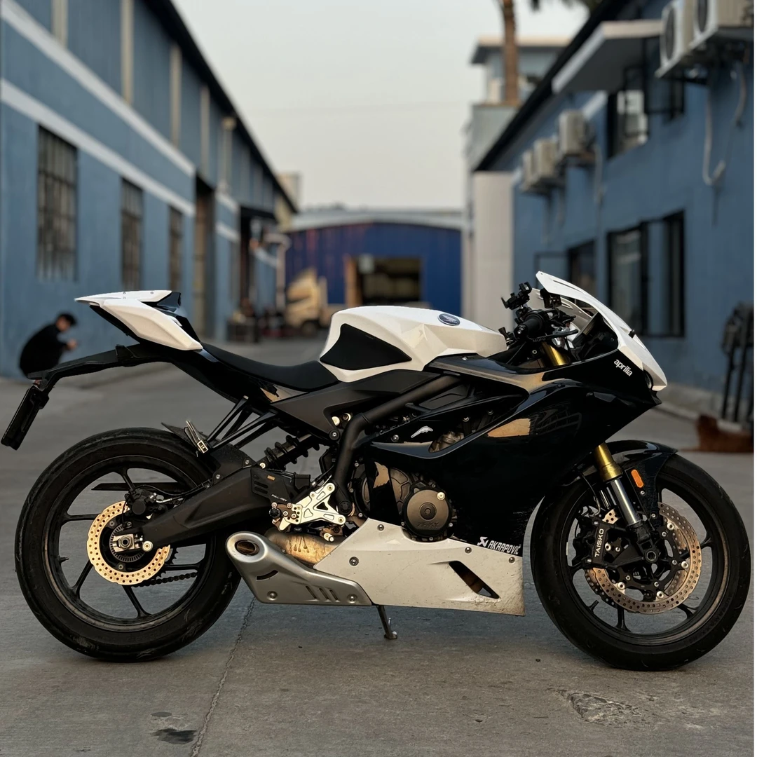 RCR改装凯越450rr后驼峰摩托尾翼驼峰适用性能新玩家曼岛无损直上