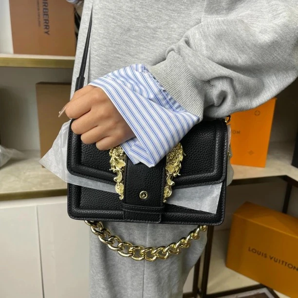 巴洛克黑色相机包豆腐包