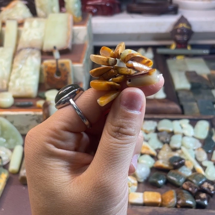 *****岫岩河磨玉（透闪石质玉）未镶嵌颈饰