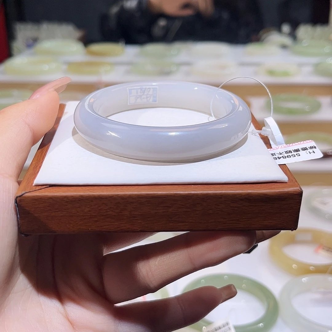 和田玉未镶嵌手镯香芋紫渐变