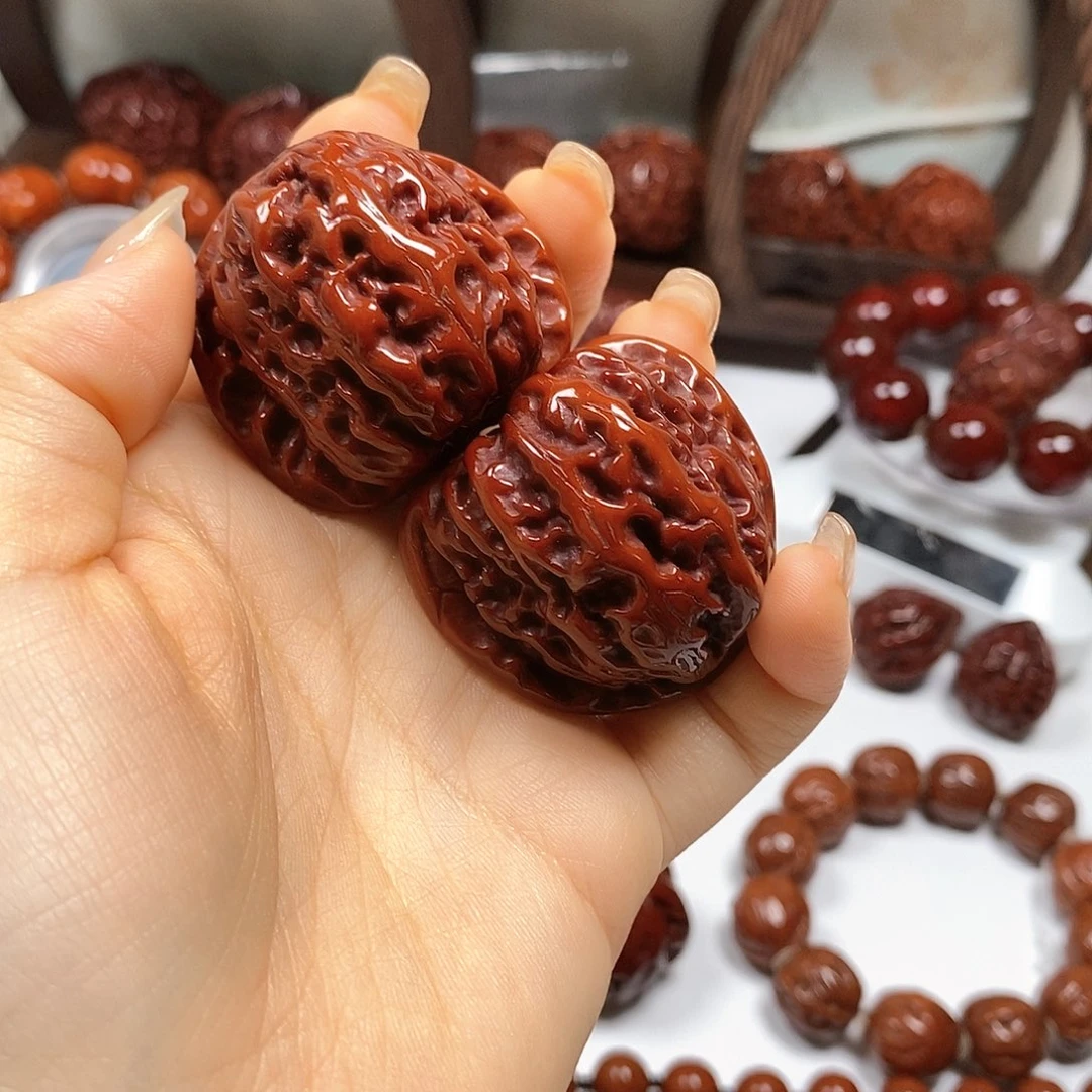 吊坠橄榄核白狮子40.5