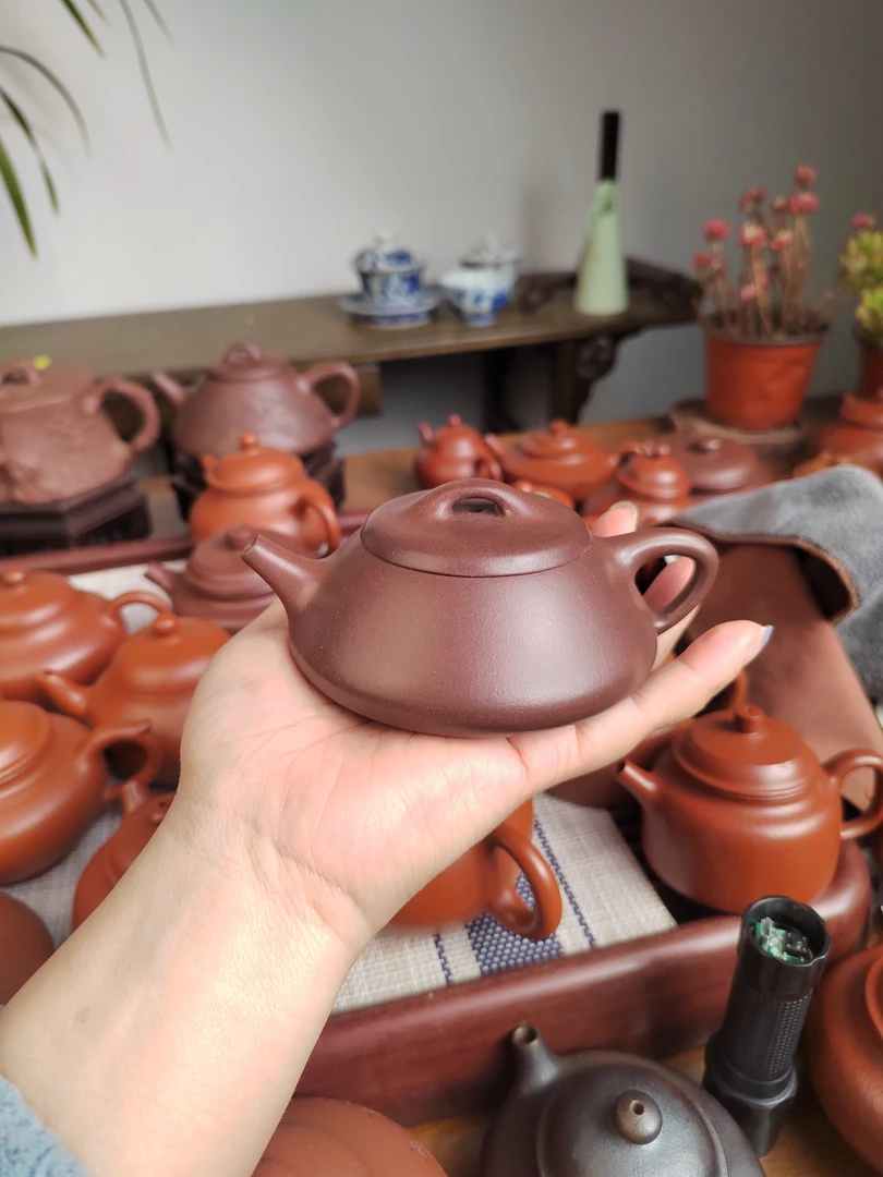 宜兴市丁蜀镇紫泥呐底瓢壶