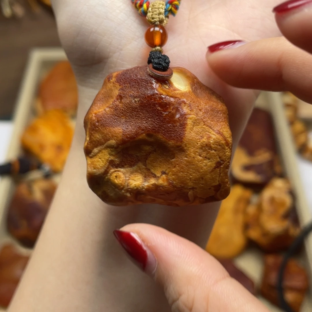 琥珀未镶嵌珠宝奇石