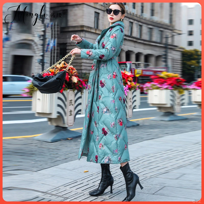 2025年冬季新款高级感时尚花色羽绒服女长款过膝外套加厚轻薄外套