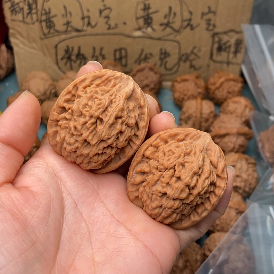 弗***L文玩核桃吊坠莲h12
