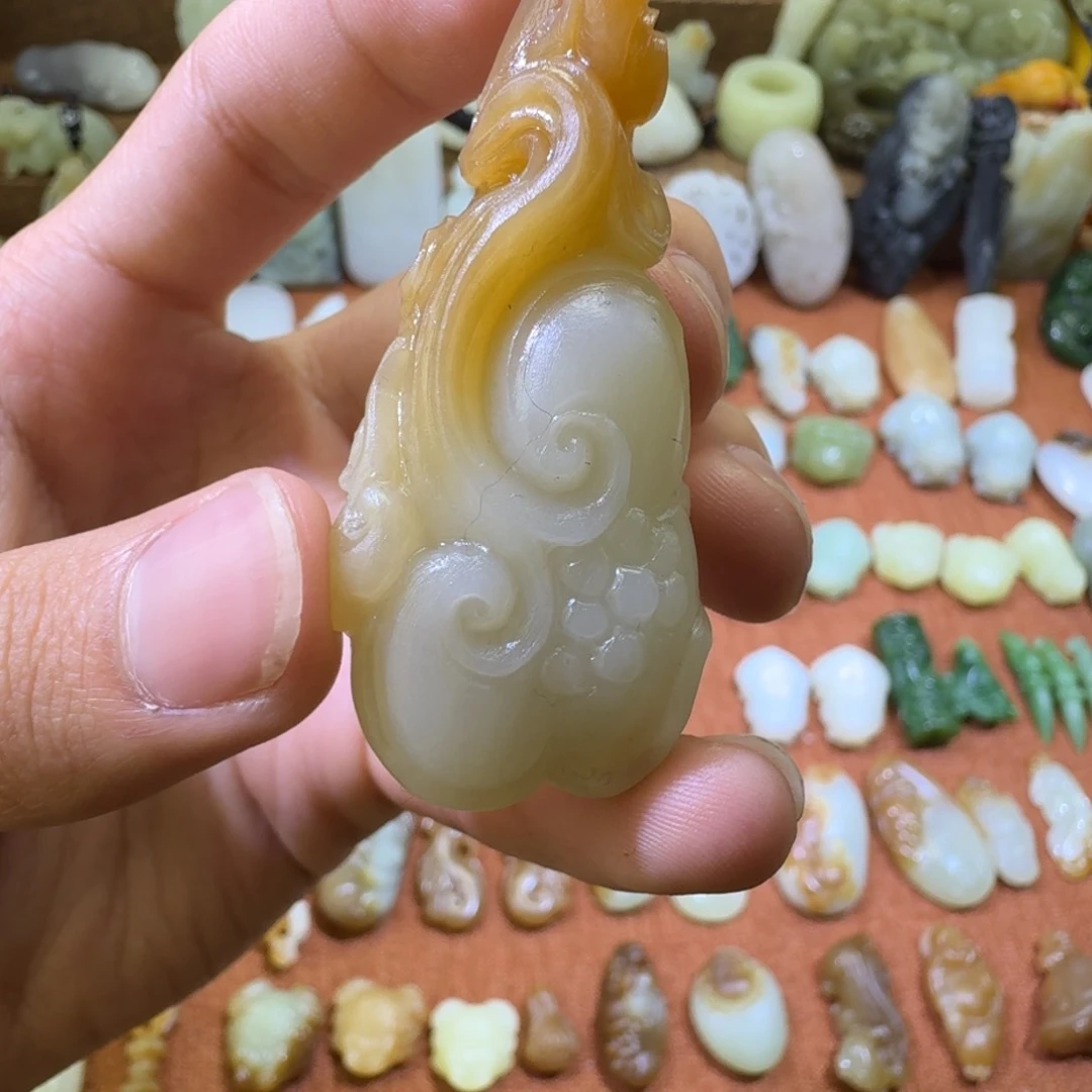 和田玉颈饰未镶嵌